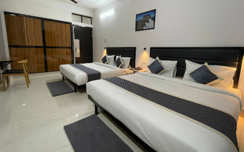 Holidayy Inn - Uttar Pradesh