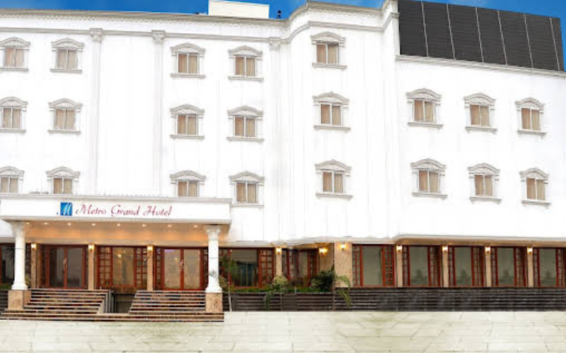 Metro Grand Hotel