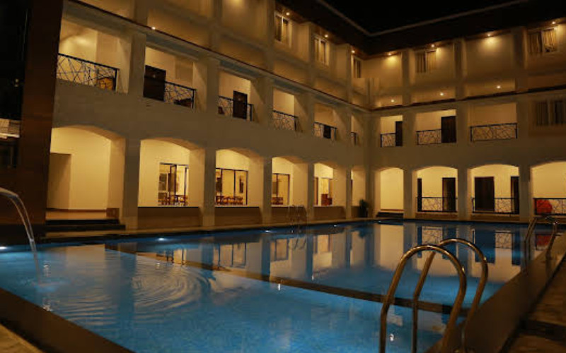 Riviera Hotel - Theni