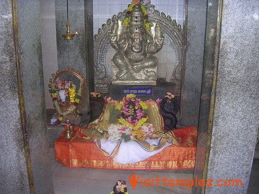 Sri Maha Shankatahara Chathurthi Vinayagar or Sri 108 Nalam Tharum Vinayagar Temple, Dindigul, Tamil Nadu