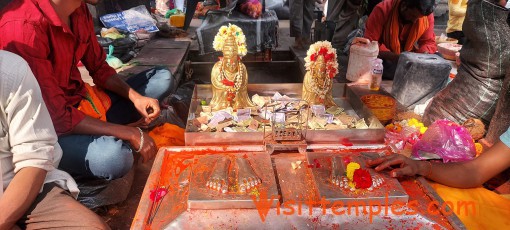 Shri Tulja Bhavani Temple, Mahadwar Road,  Jijamata Nagar, Tuljapur, Maharashtra