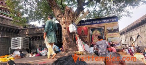Shri Tulja Bhavani Temple, Mahadwar Road,  Jijamata Nagar, Tuljapur, Maharashtra
