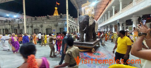 Sri Raghavendra Swamy Temple, Mantralayam,  Kurnool District, Andhra Pradesh