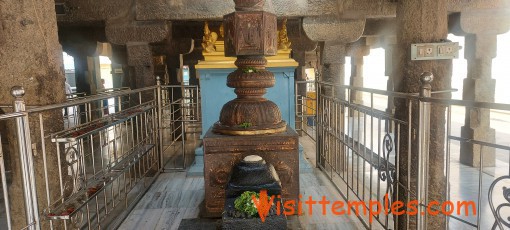 Arulmigu Srinivasa  Perumal Temple, Krishnapuram, Ambur, Tamil Nadu