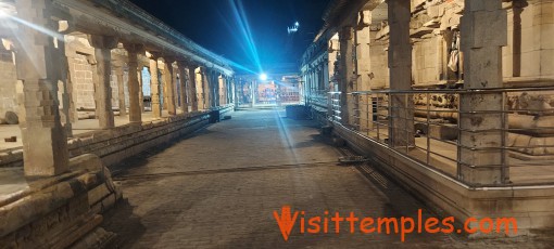 Arulmigu Sivayoginathar Temple, or Rishaba Rasi Temple, Thiruvisanallur, Near Kumbakonam, Tamil Nadu
