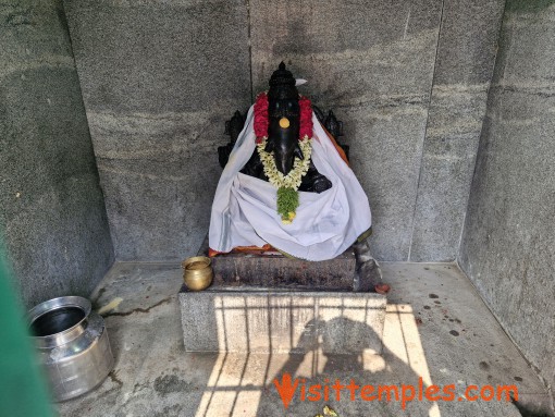 Sri Muthukumaraswamy Temple, Perumbedu, Near Ponneri, Tamil Nadu