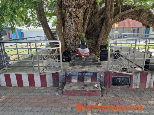 Sri Nootretteeswarar Temple, Chinnakavanam, Ponneri, Tamil Nadu