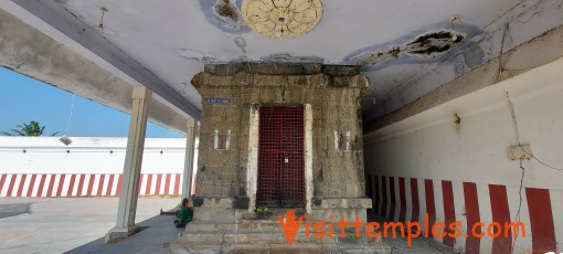 Sri Vaikunda Perumal and Sri Embar Temple, Maduramangalam, Near Sunguvarchatram, Tamil Nadu