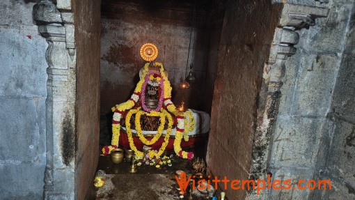 Sri Veera Jambukeswarar Temple, R.Kunnathur, Near Polur, Tamil Nadu