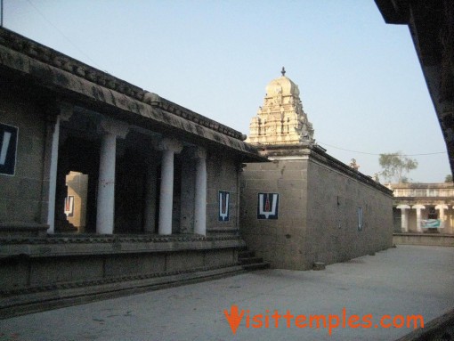 Sri Vijayaraghava Perumal Temple, Thiruppukuzhi, Kanchipuram District, Tamil Nadu